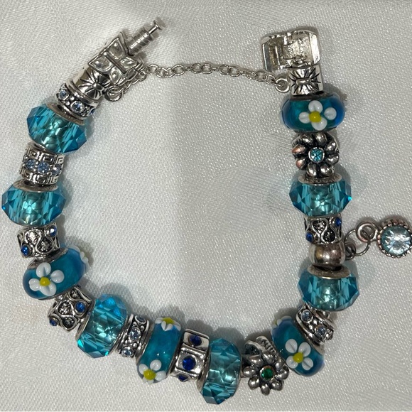 Multicolor Charm Bracelets Set - Picture 4 of 5